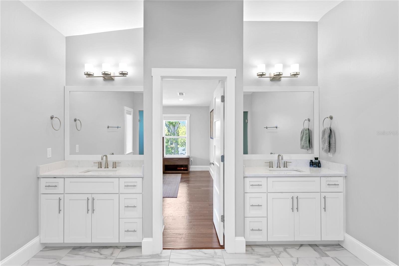 DAVIS ISLANDS PB10 PG52 TO 57 - Residential