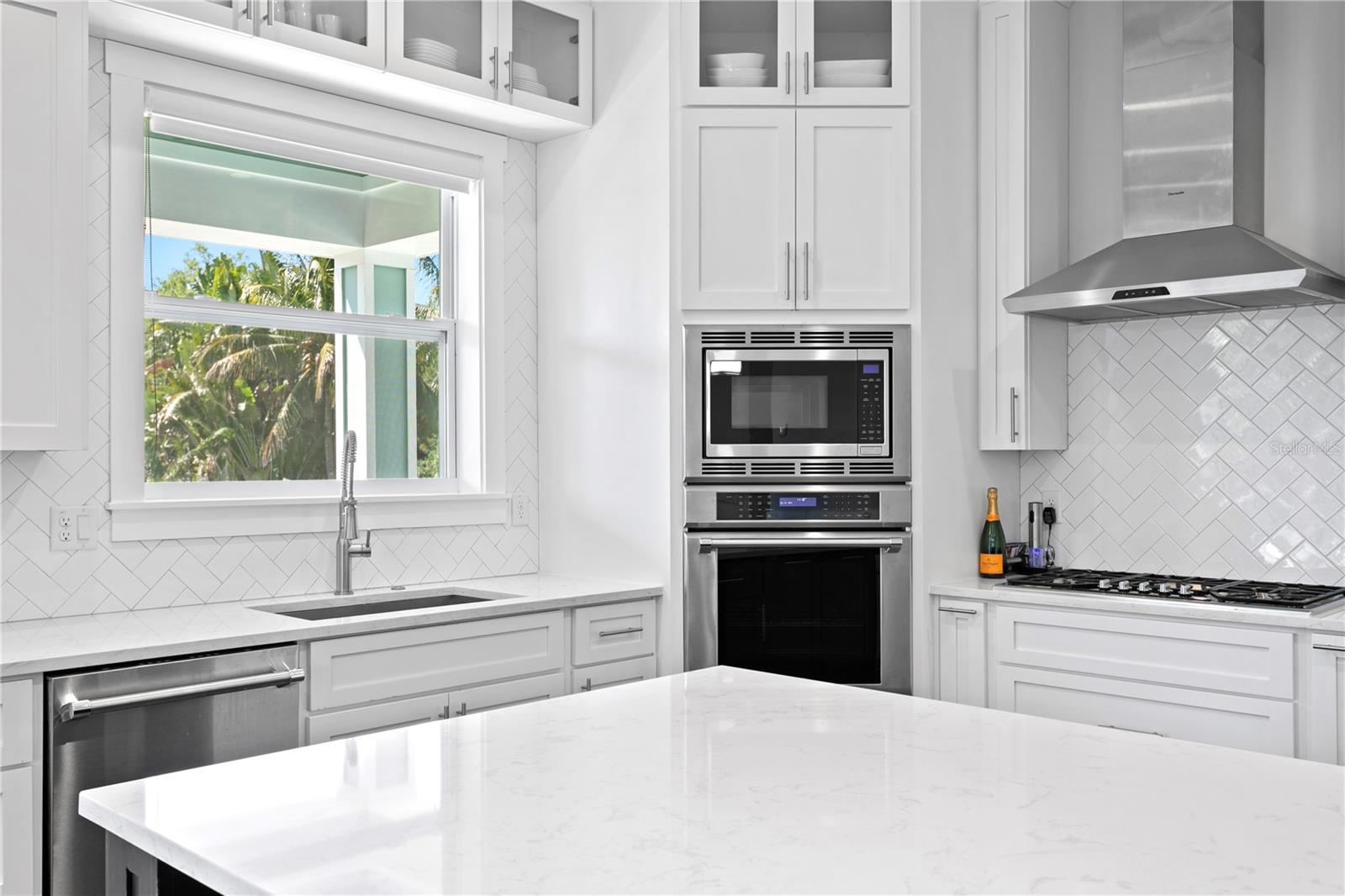 DAVIS ISLANDS PB10 PG52 TO 57 - Residential