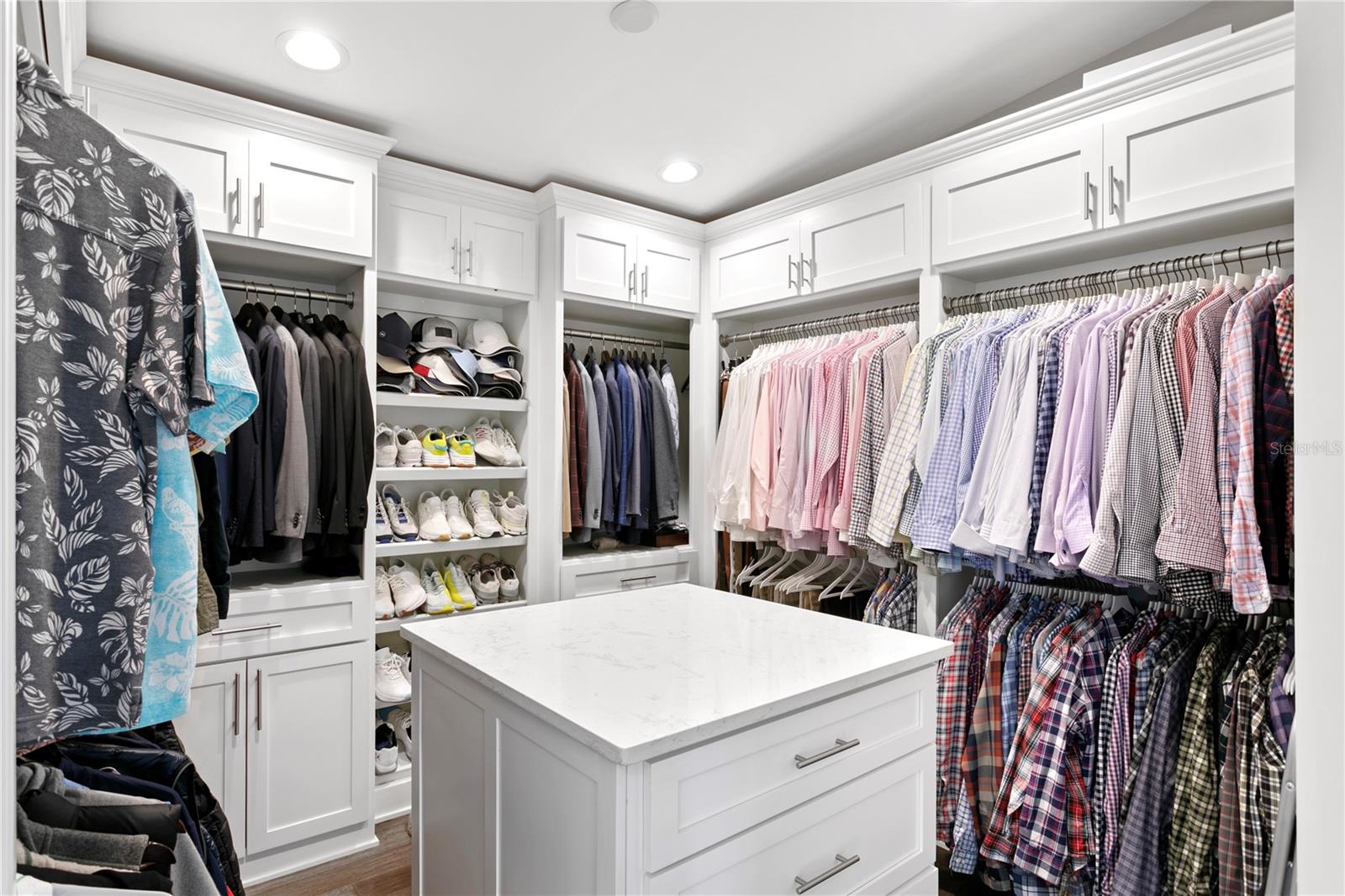 DAVIS ISLANDS PB10 PG52 TO 57 - Residential