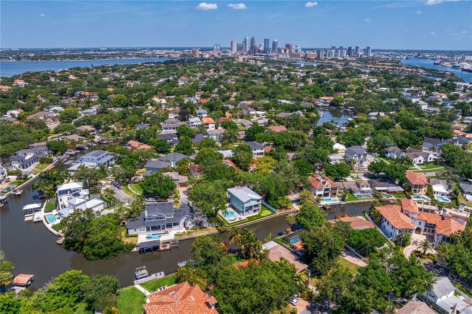 DAVIS ISLANDS PB10 PG52 TO 57 - Residential