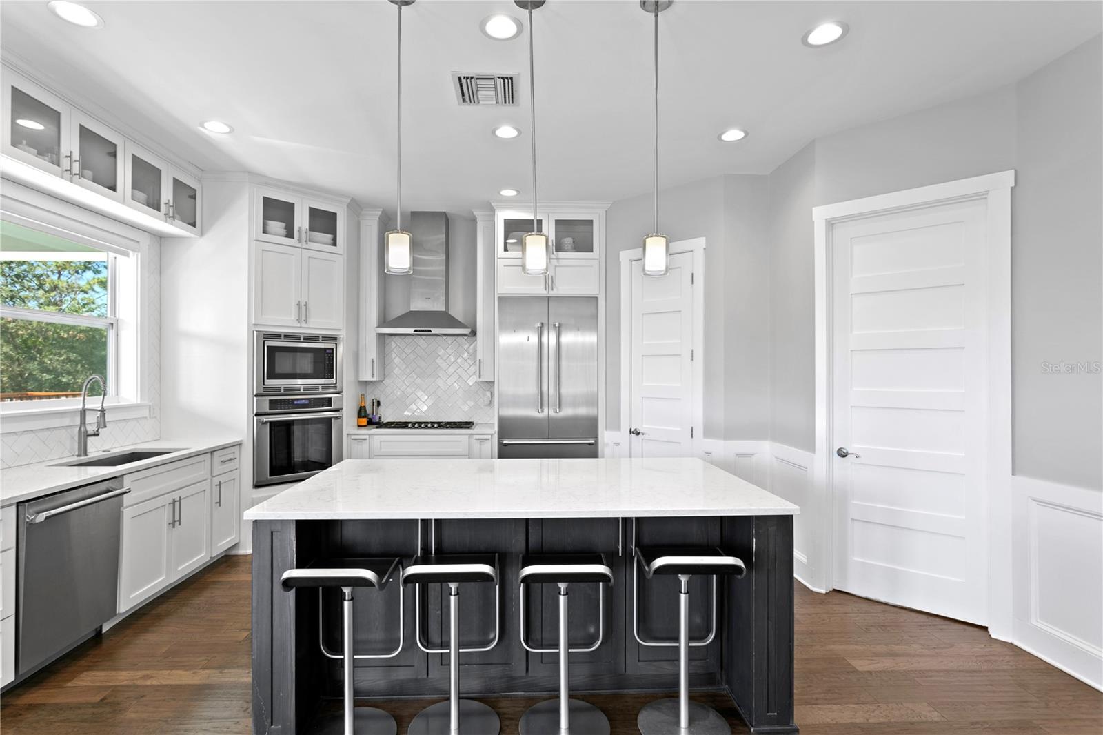 DAVIS ISLANDS PB10 PG52 TO 57 - Residential