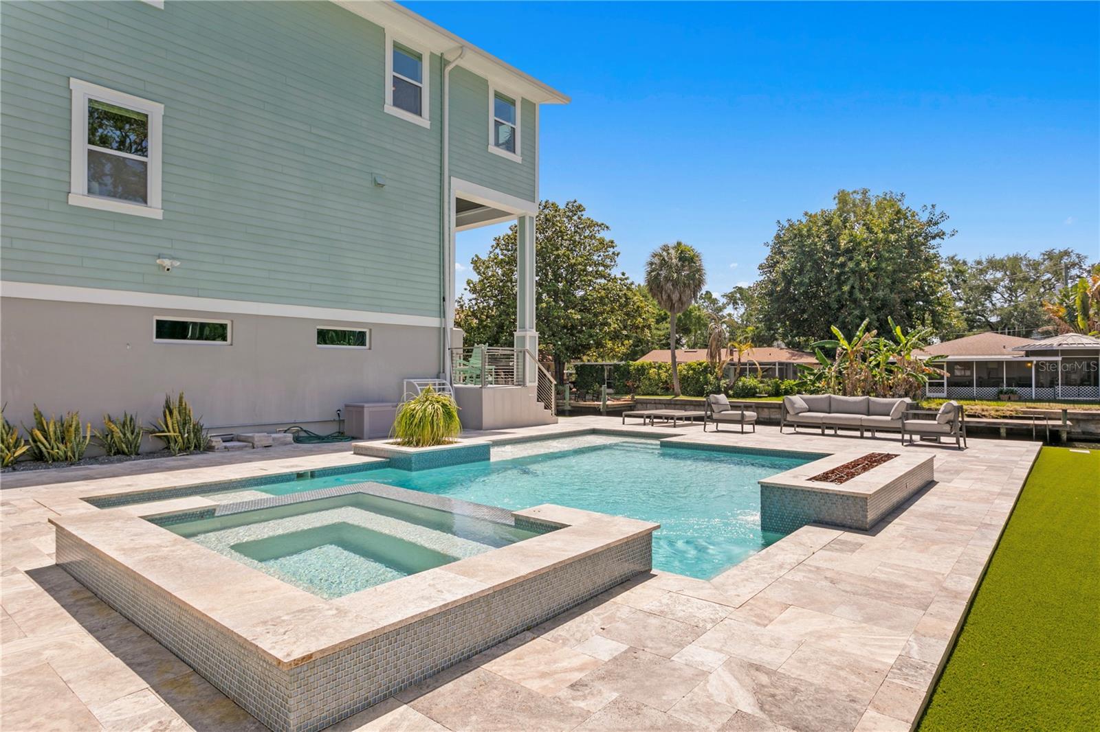 DAVIS ISLANDS PB10 PG52 TO 57 - Residential