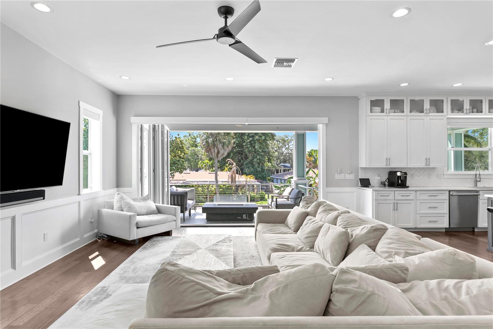 DAVIS ISLANDS PB10 PG52 TO 57 - Residential