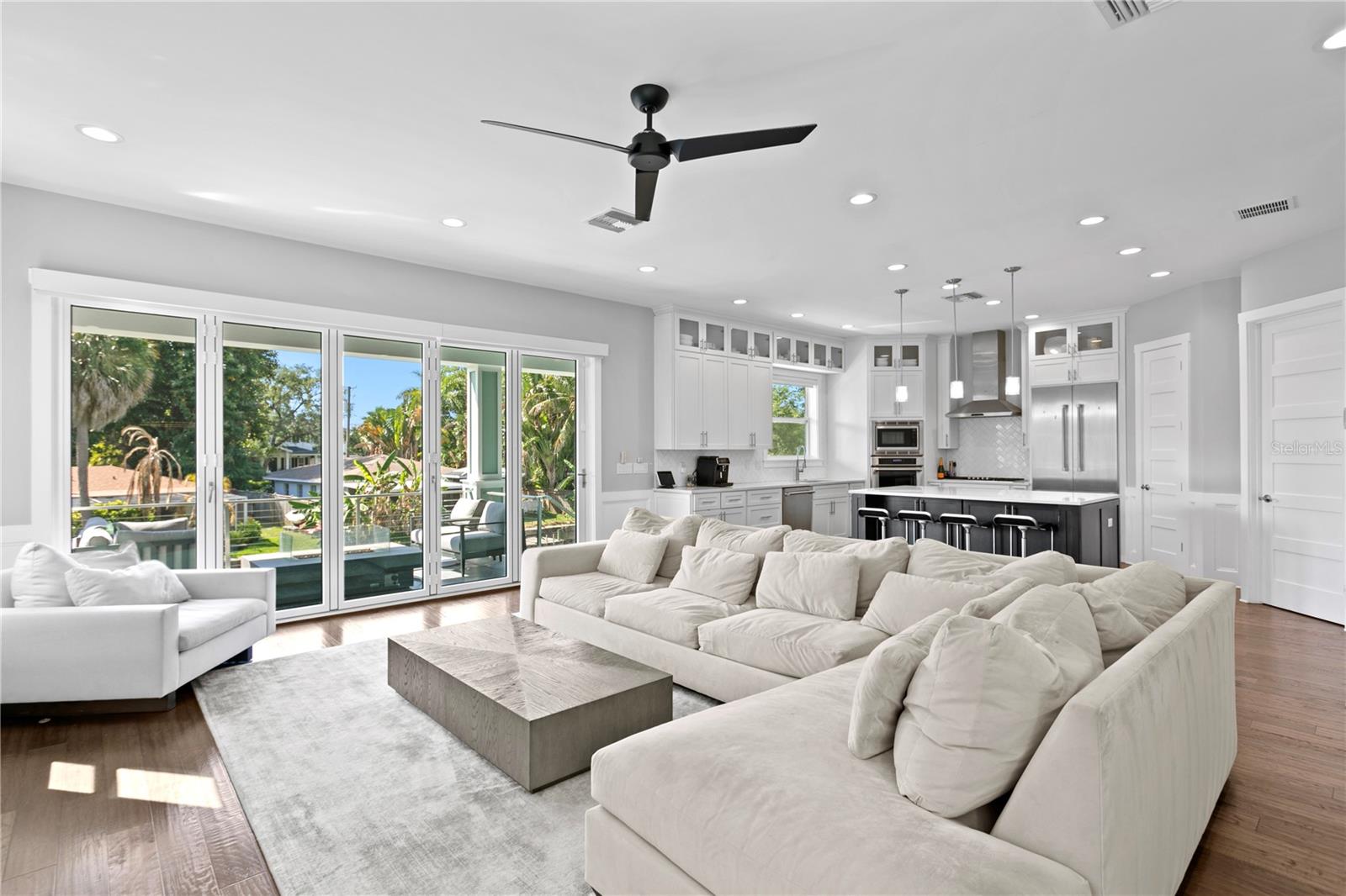 DAVIS ISLANDS PB10 PG52 TO 57 - Residential