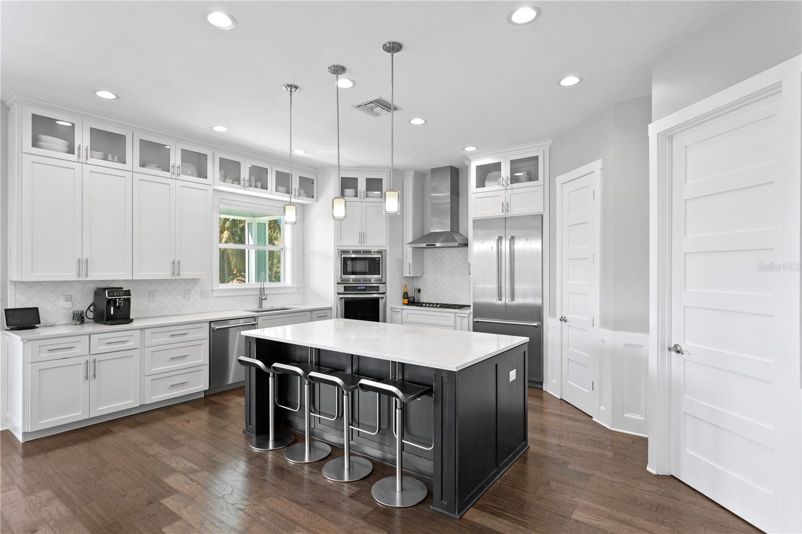 DAVIS ISLANDS PB10 PG52 TO 57 - Residential