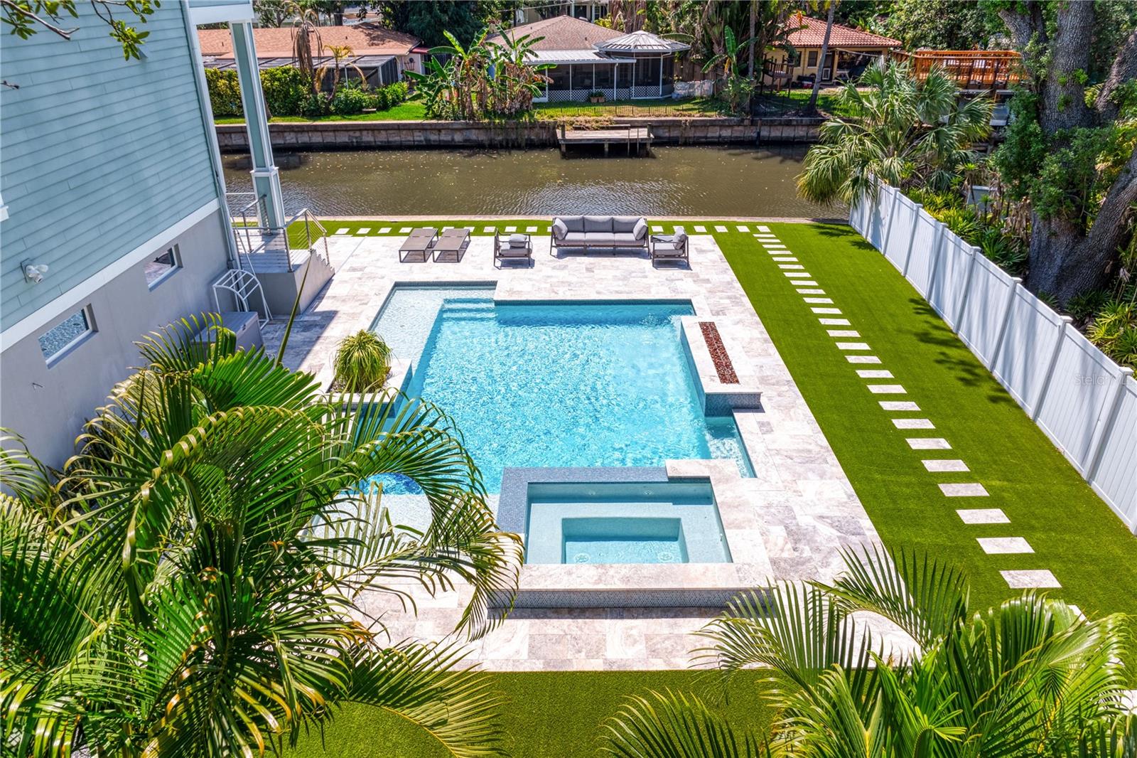 DAVIS ISLANDS PB10 PG52 TO 57 - Residential