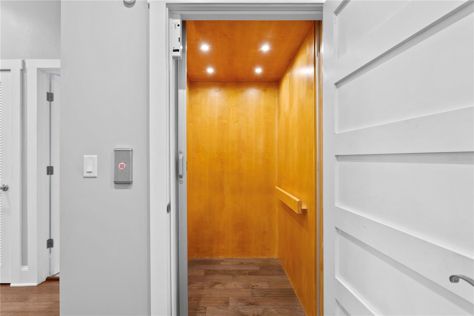 DAVIS ISLANDS PB10 PG52 TO 57 - Residential