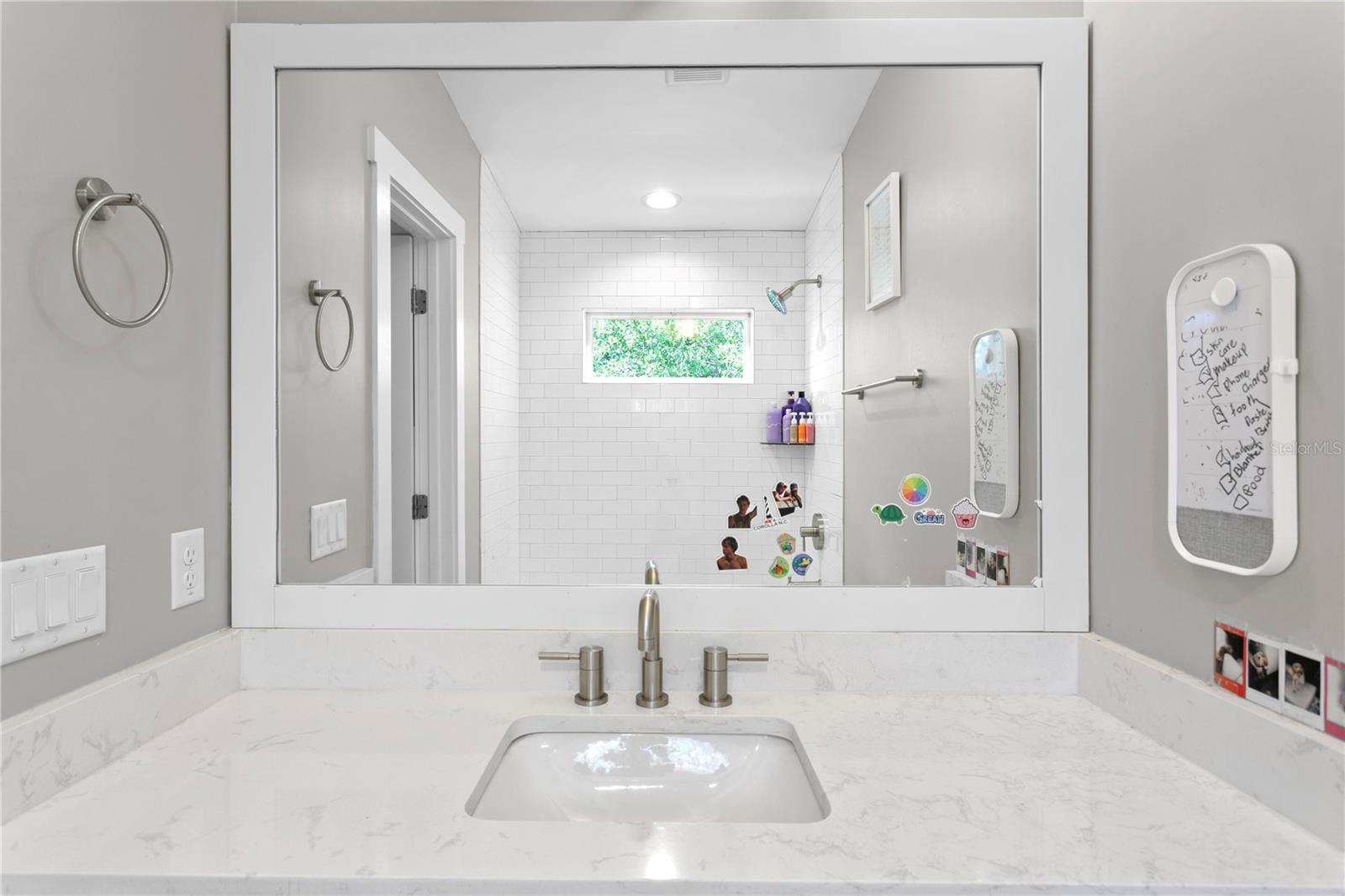 DAVIS ISLANDS PB10 PG52 TO 57 - Residential