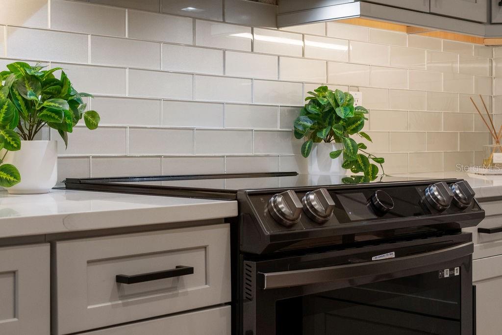 HUNTERS CREEK TR 200-215 PH 02 - Residential