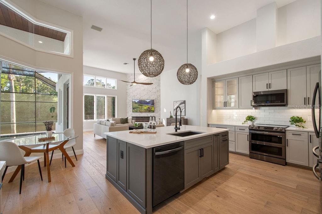 HUNTERS CREEK TR 200-215 PH 02 - Residential