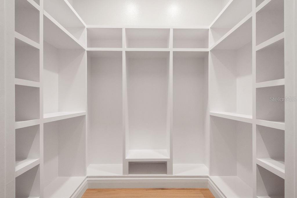 HUNTERS CREEK TR 200-215 PH 02 - Residential