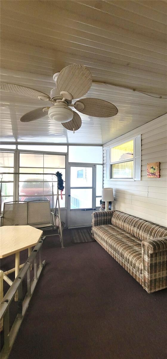 LAKE MARIANA ACRES - Residential