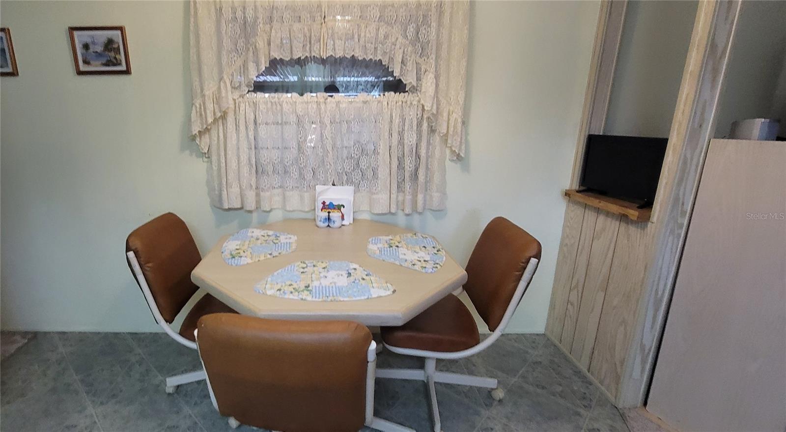 LAKE MARIANA ACRES - Residential