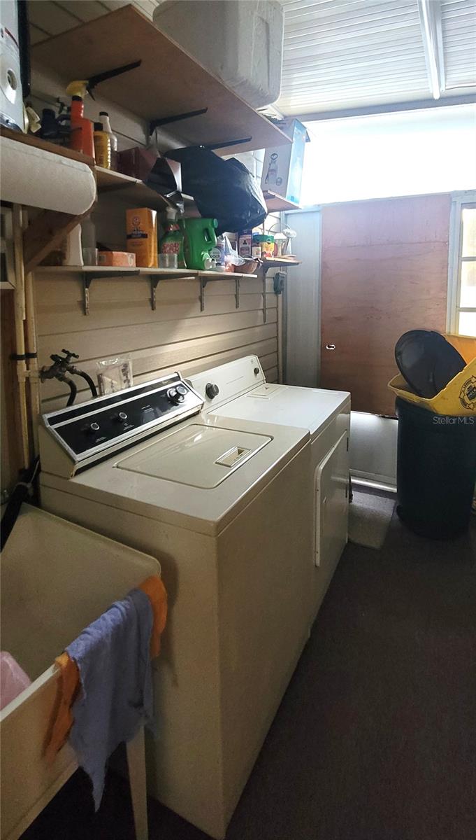 LAKE MARIANA ACRES - Residential