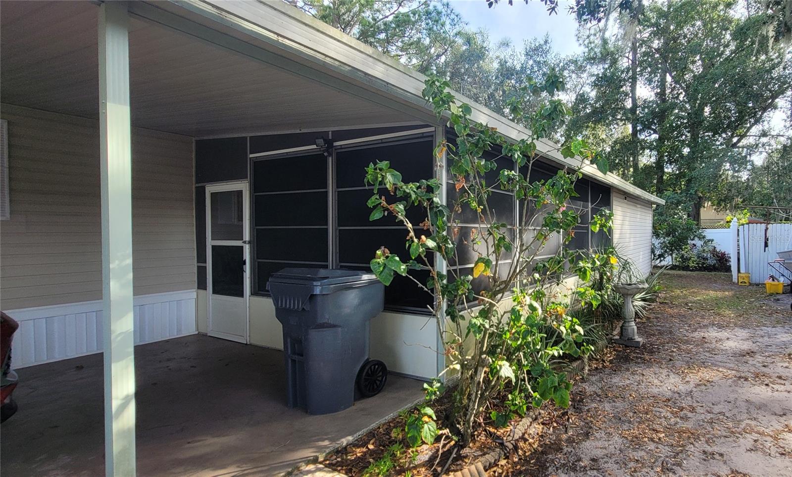 LAKE MARIANA ACRES - Residential