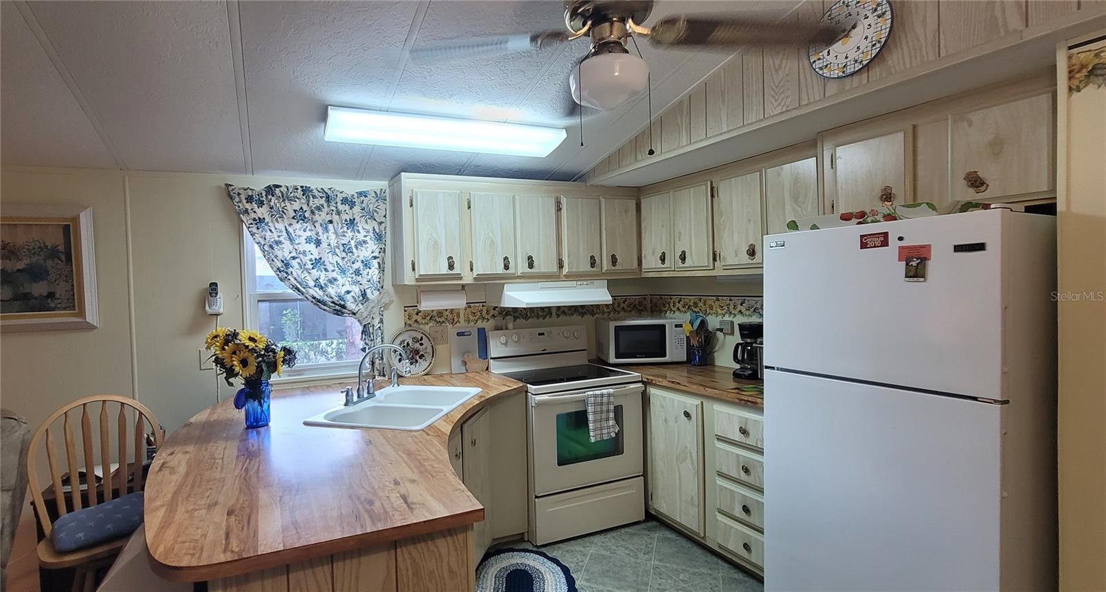 LAKE MARIANA ACRES - Residential