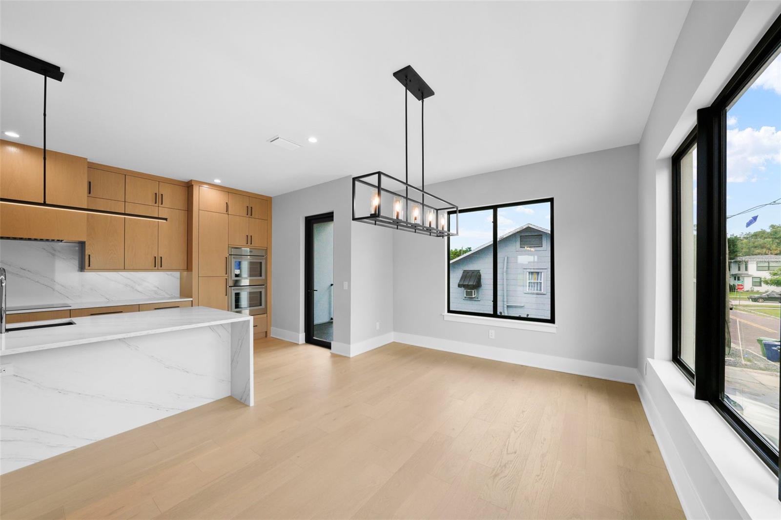 ROSS AT THE HEIGHTS TOWNHOMES - Residential