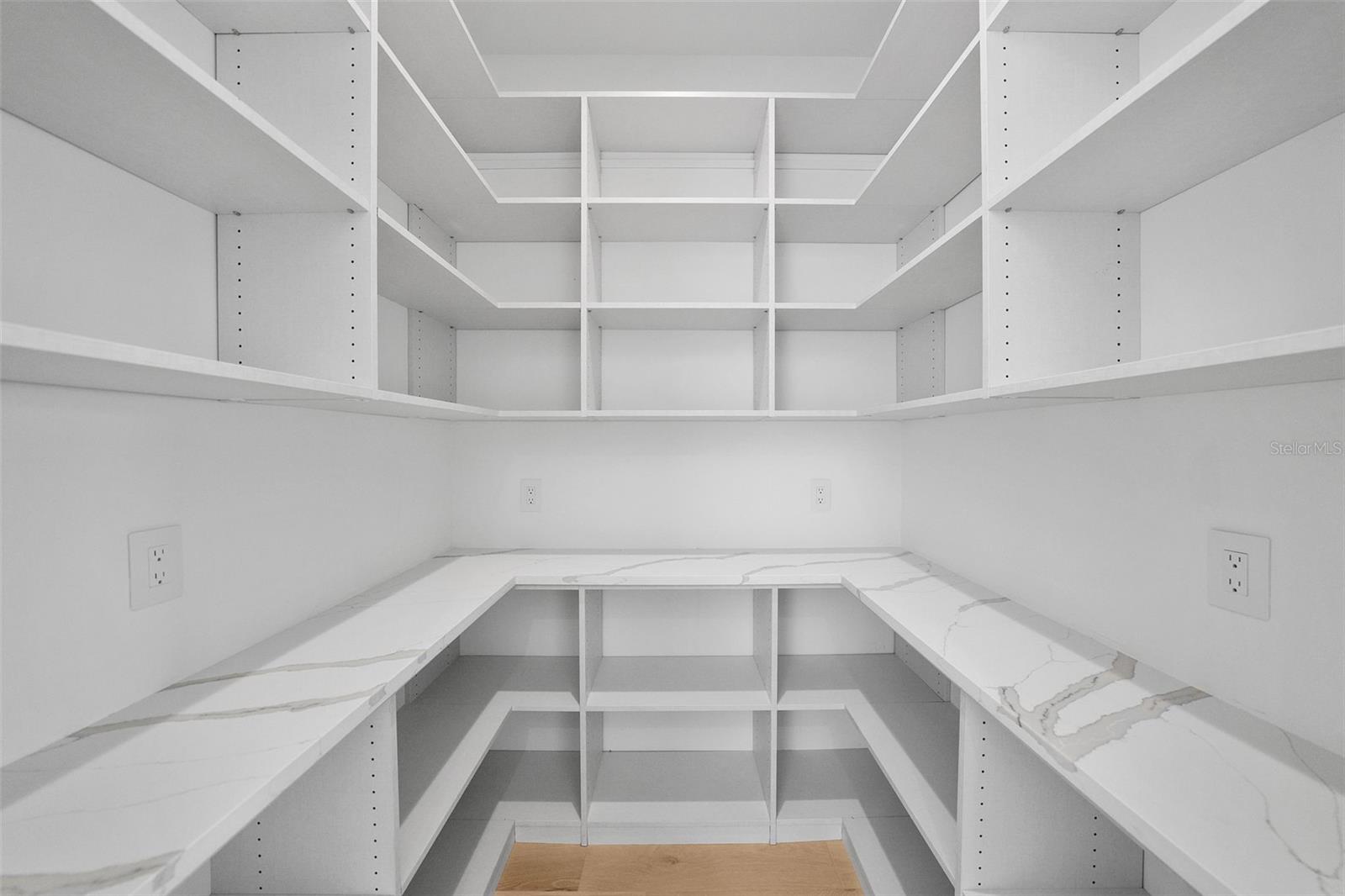 ROSS AT THE HEIGHTS TOWNHOMES - Residential