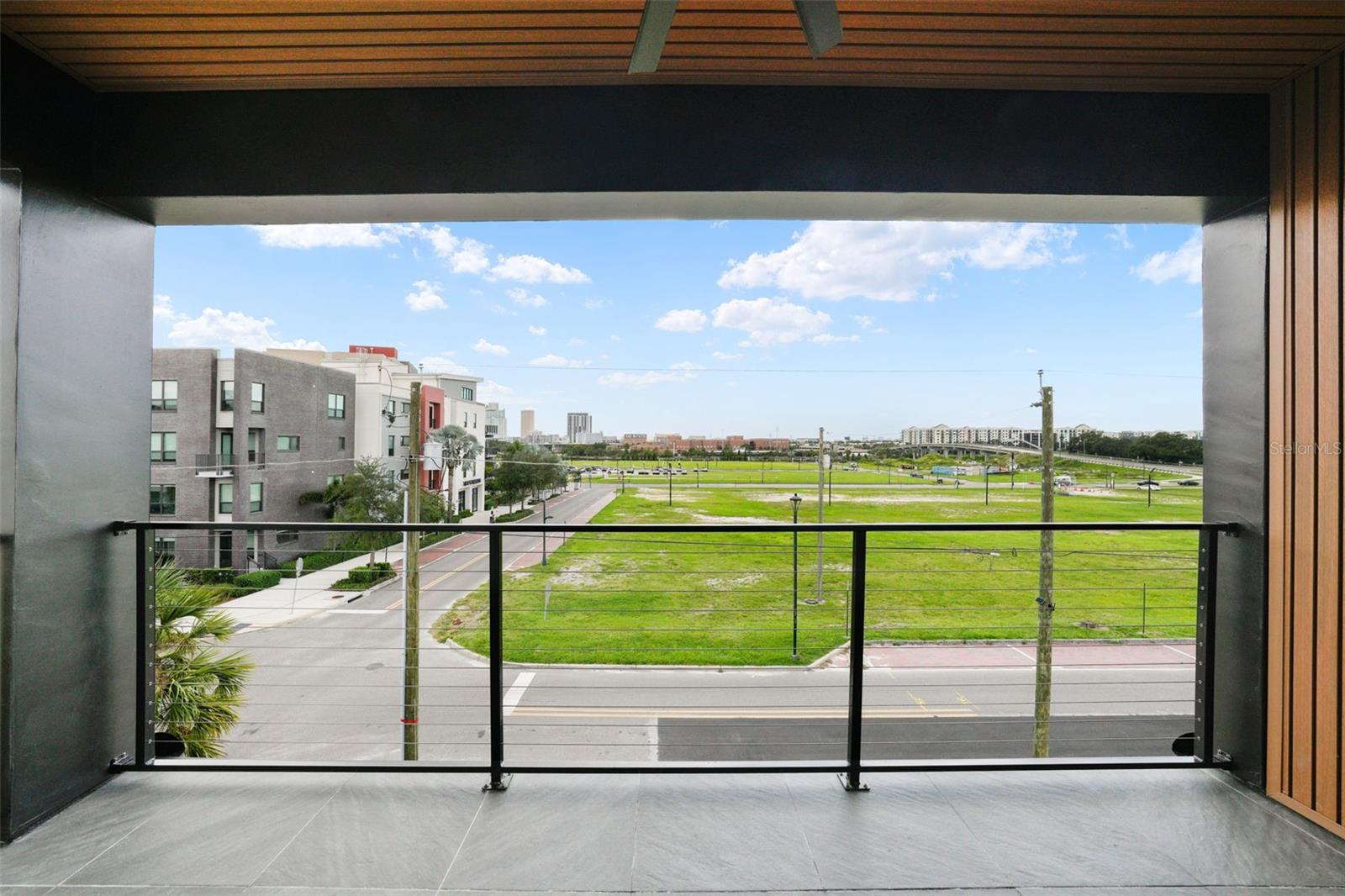 ROSS AT THE HEIGHTS TOWNHOMES - Residential