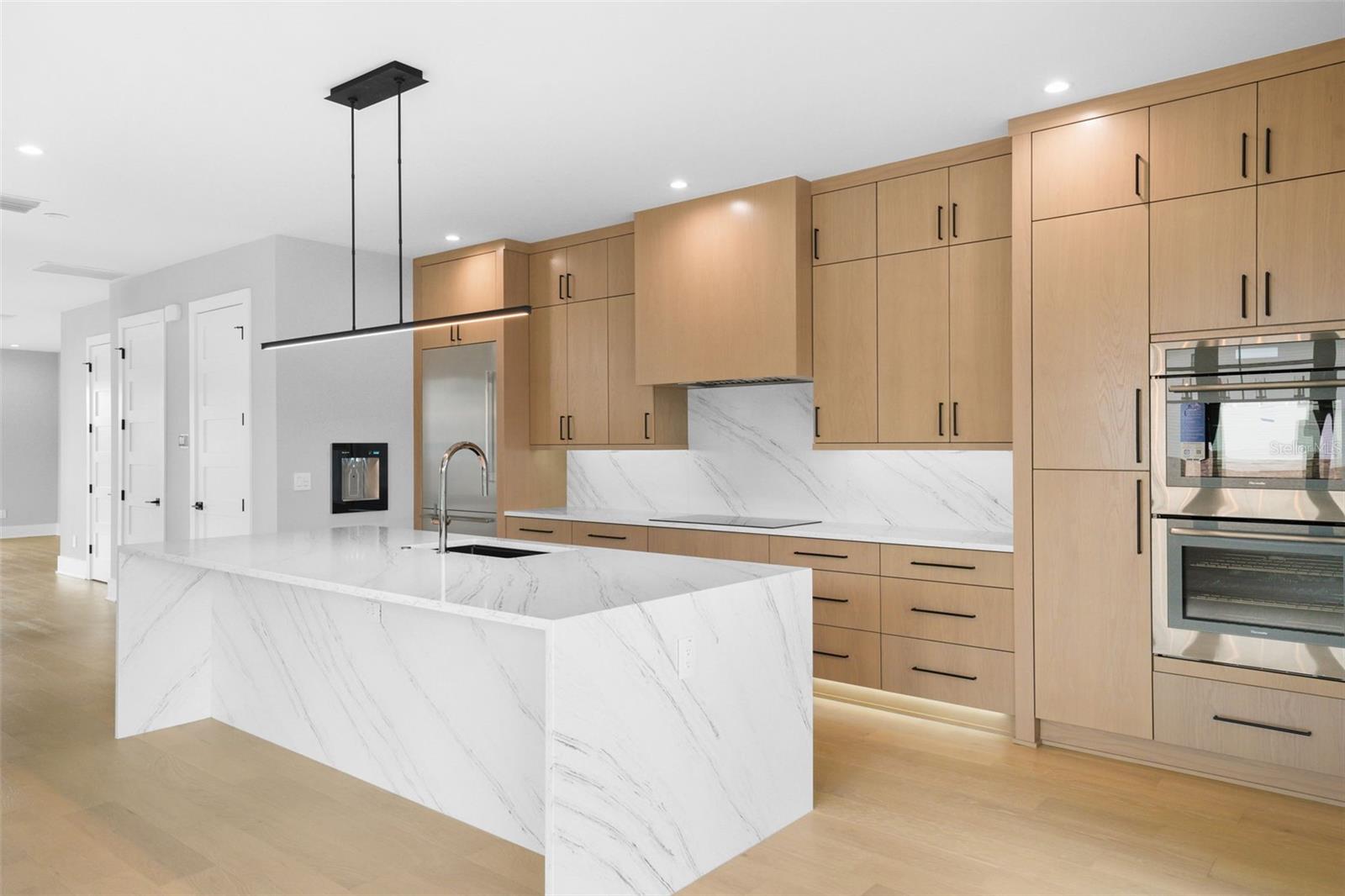 ROSS AT THE HEIGHTS TOWNHOMES - Residential