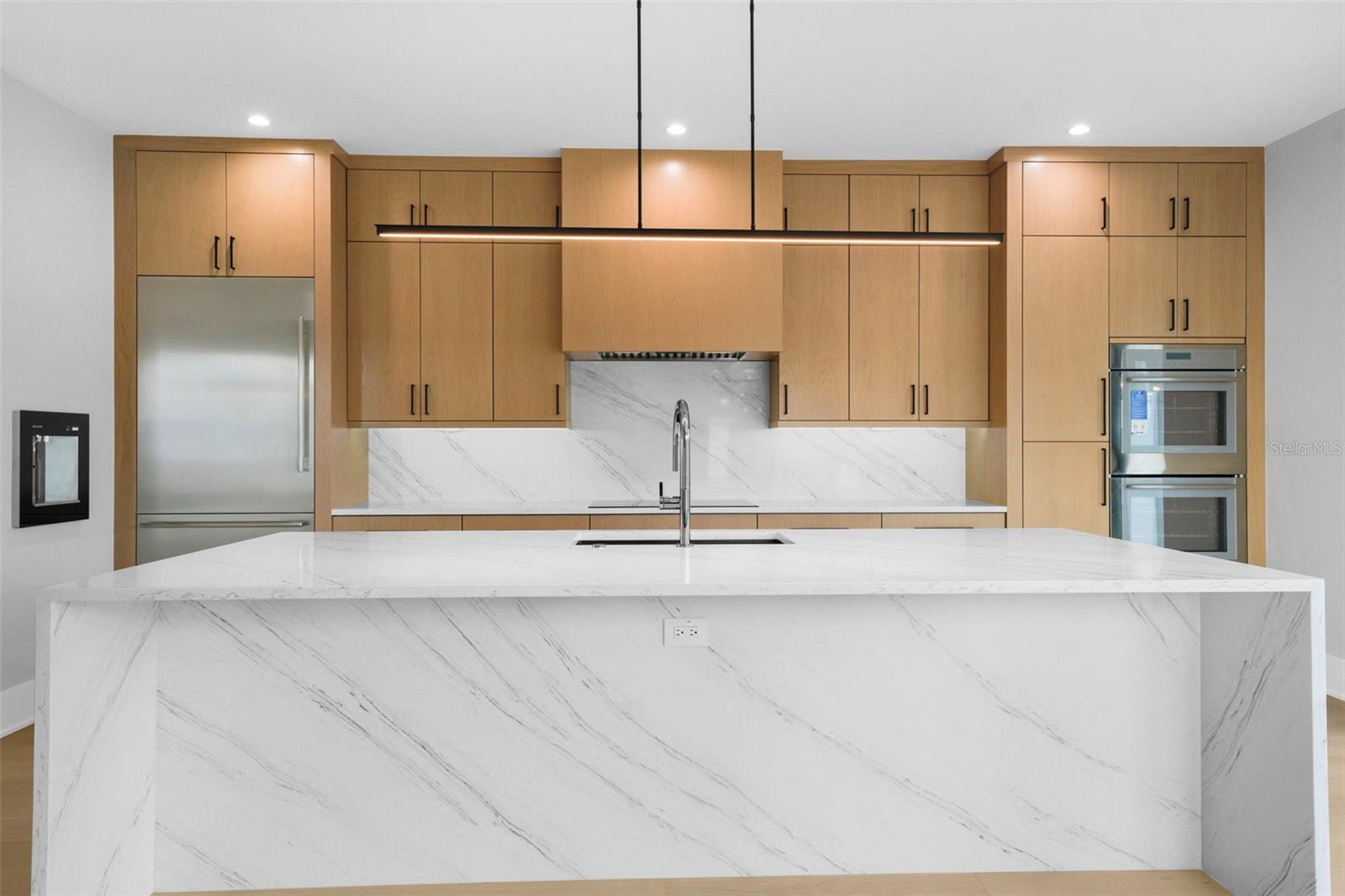 ROSS AT THE HEIGHTS TOWNHOMES - Residential