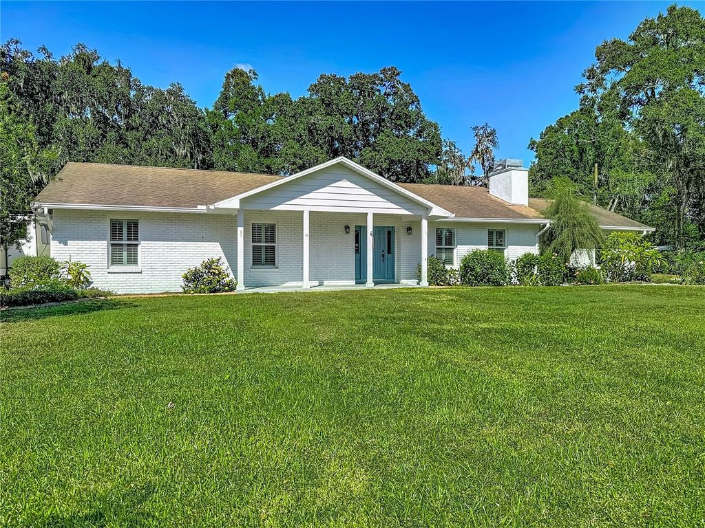 Photo of 3311 Falling Oaks Drive, Valrico, FL 33596 (MLS # TB8443638)