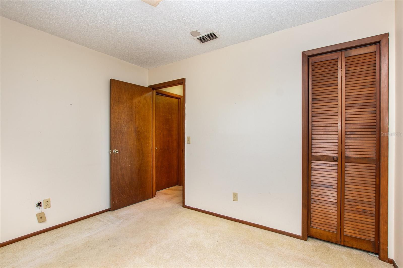 WOODSONG - Residential