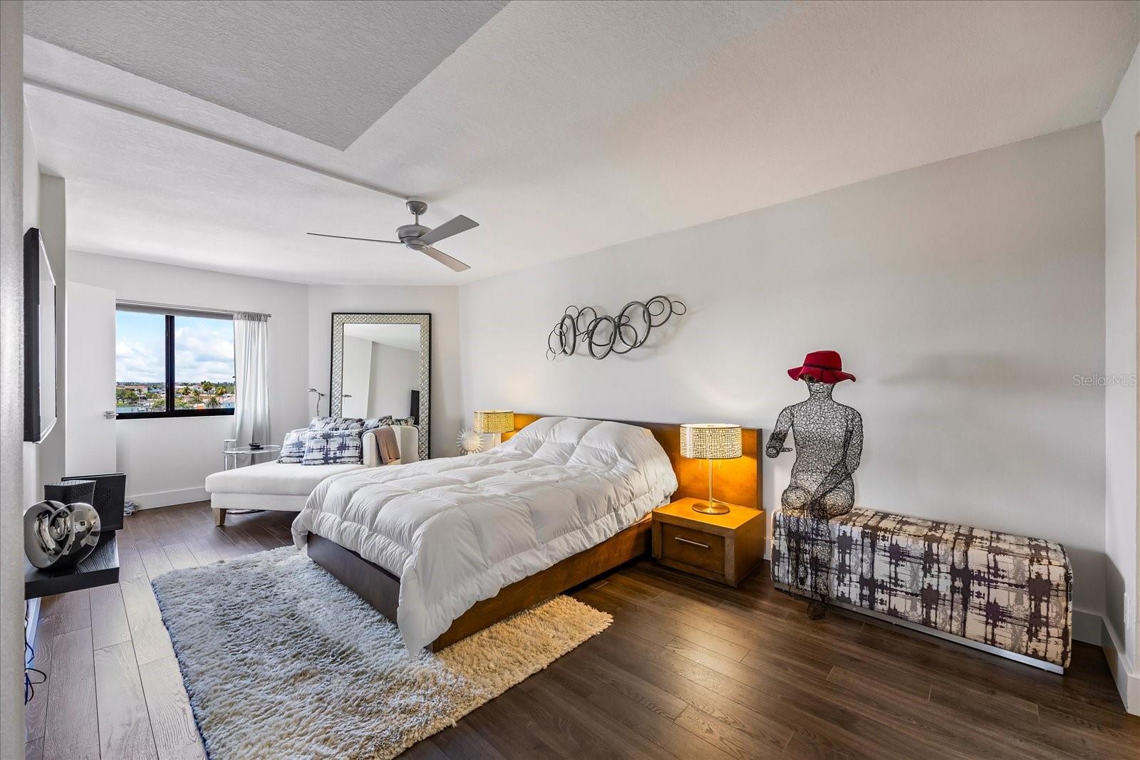 HARBORAGE CONDO - Residential