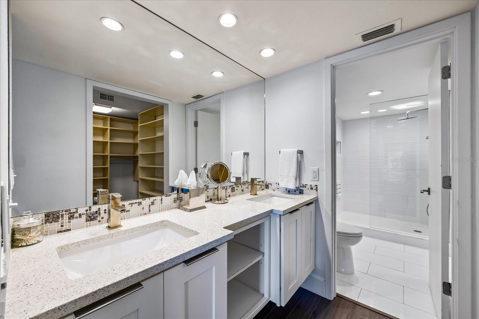 HARBORAGE CONDO - Residential