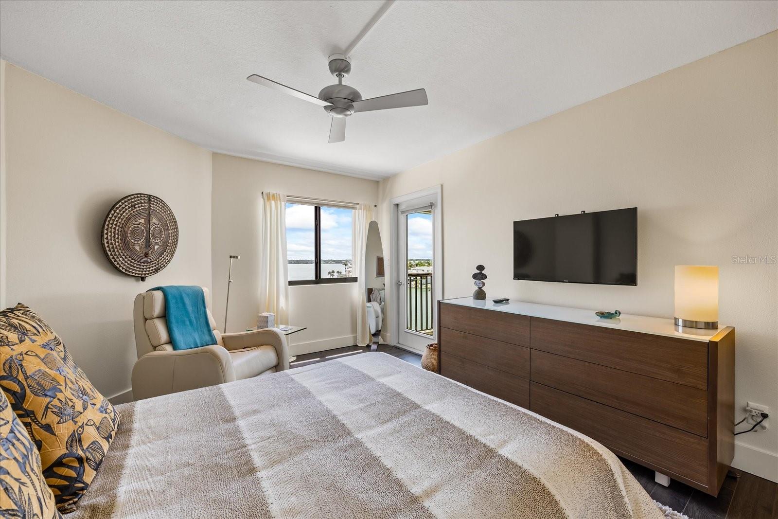 HARBORAGE CONDO - Residential