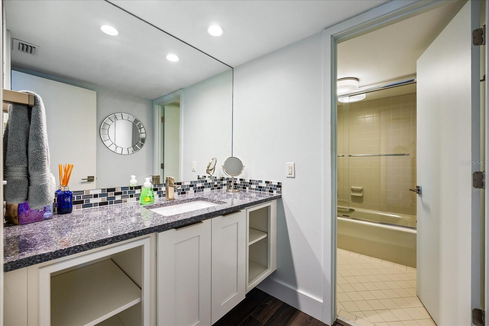 HARBORAGE CONDO - Residential