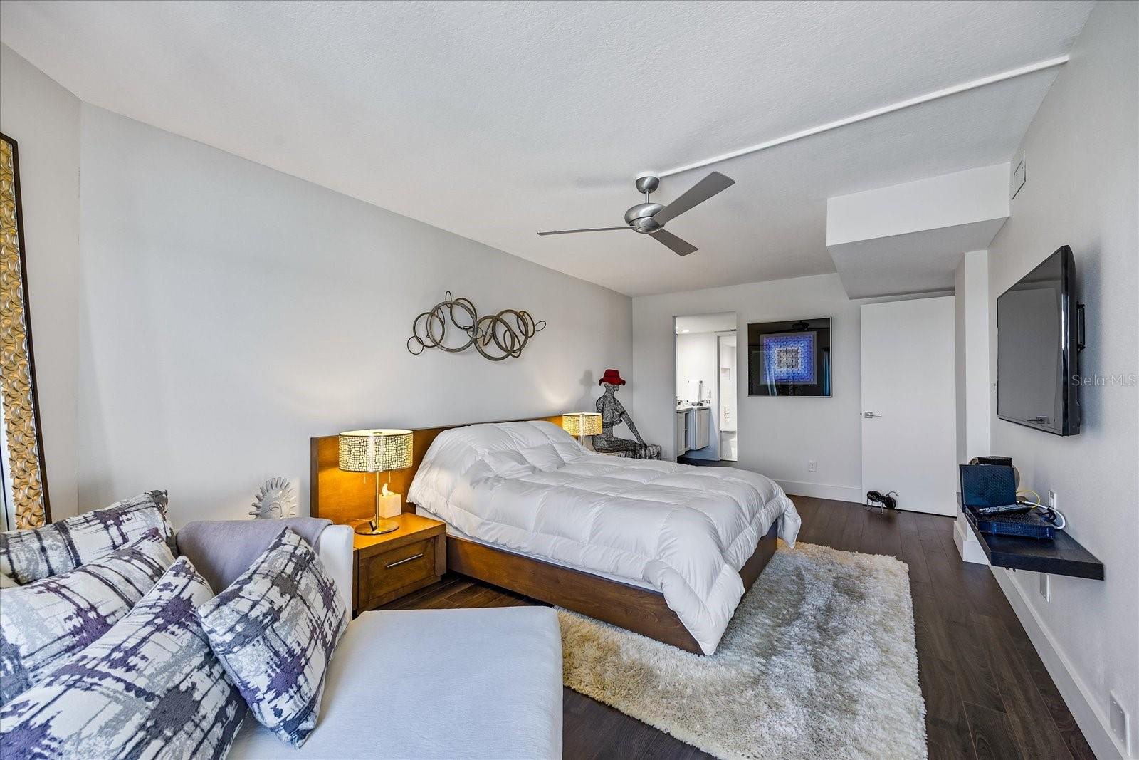 HARBORAGE CONDO - Residential