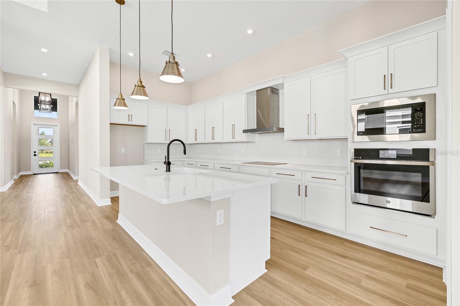 815 LILIANA DRIVE