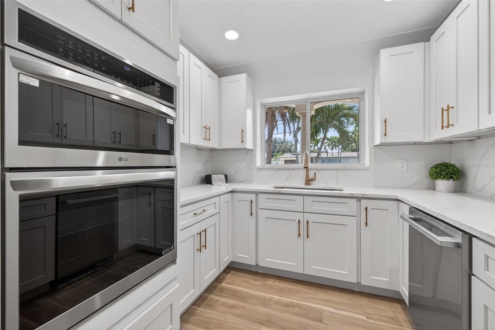 EDEN ISLE SUB - Residential