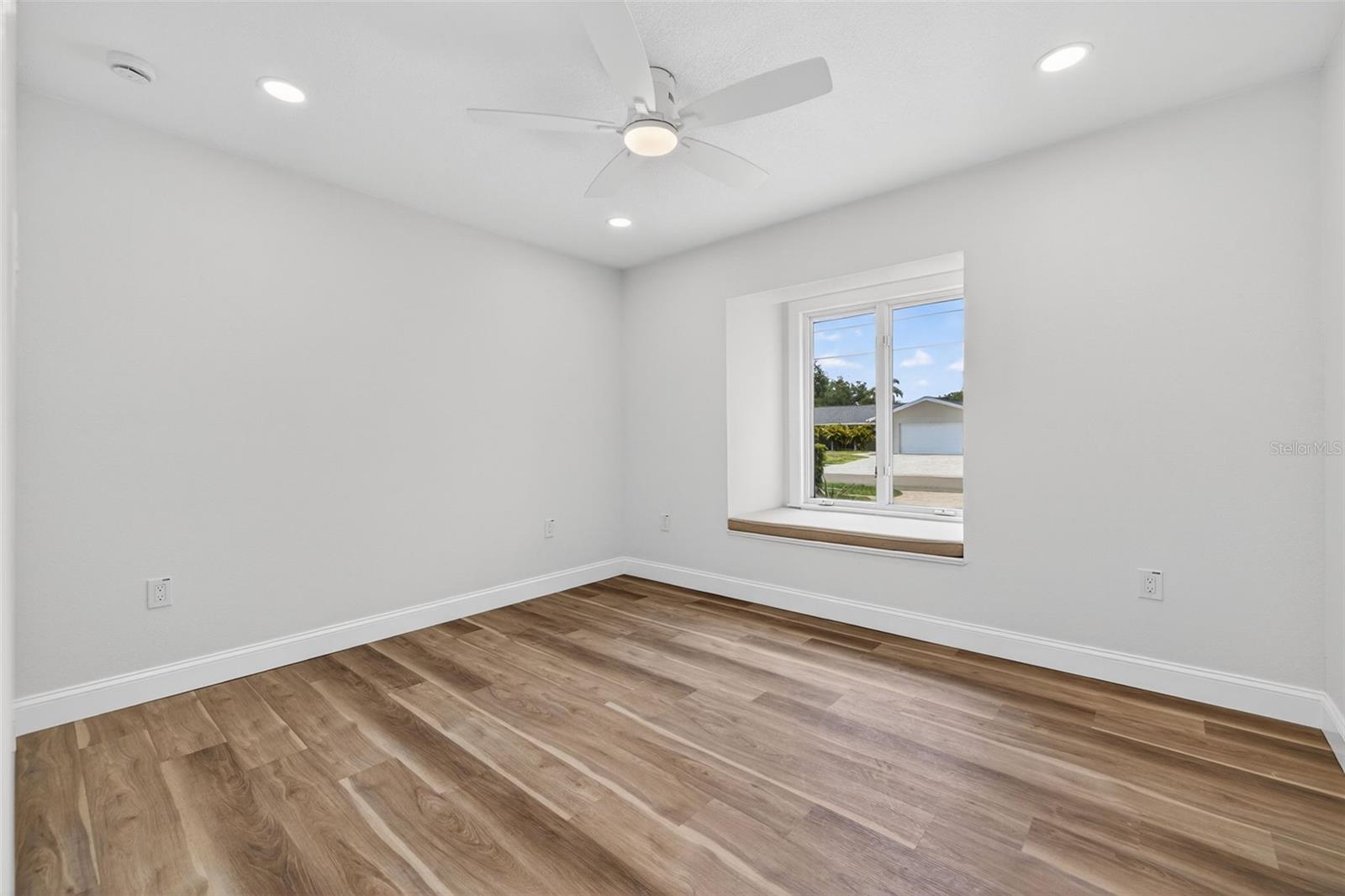 EDEN ISLE SUB - Residential