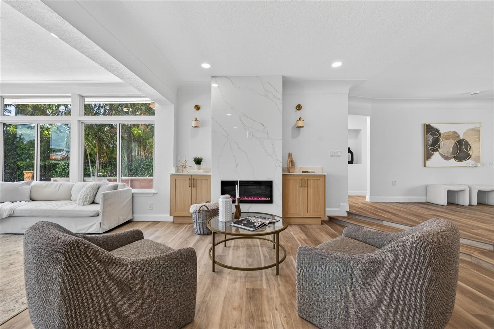 1233 EDEN ISLE DRIVE NE