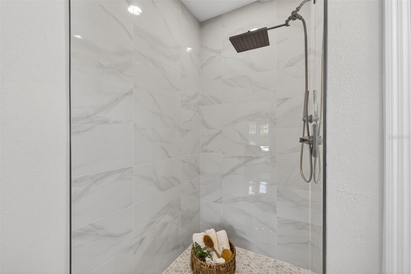 EDEN ISLE SUB - Residential