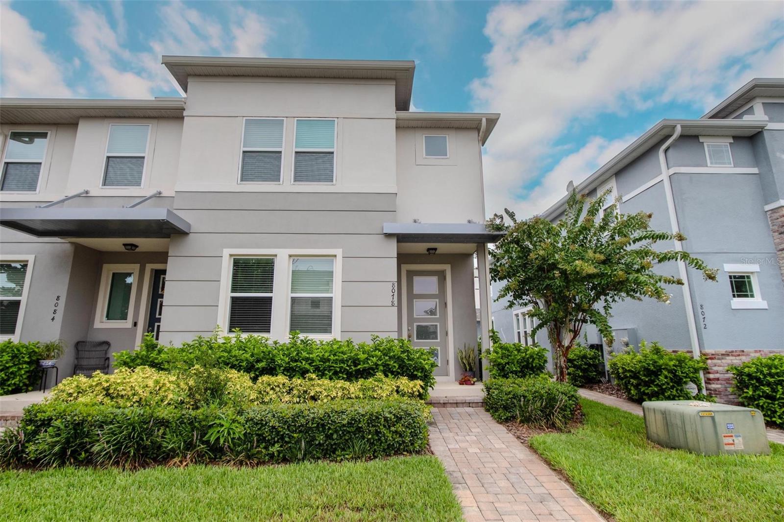 Welcome to this beautifully maintained 3-bed, 3-bath Townhome in the heart of Winter Garden’s highly desirable community. Built with contemporary styling and thoughtful upgrades, this residence offers an open-concept floor plan that seamlessly blends living, dining, and kitchen areas—perfect for entertaining or relaxing with family.
Interior Highlights
Spacious kitchen with a large center island, stainless steel appliances, and quartz countertops
Light-filled great room with soaring ceilings and neutral finishes
Primary suite with a walk-in closet and spa-inspired bathroom featuring a dual-sink vanity and glass-enclosed shower
Two additional bedrooms provide flexibility for guests, office, or playroom
Community & Location
Residents enjoy resort-style amenities including a sparkling pool, playground, and scenic walking trails. Conveniently located just minutes from historic Downtown Winter Garden, the Plant Street Market, and major highways for an easy commute to Orlando attractions and top-rated schools.
