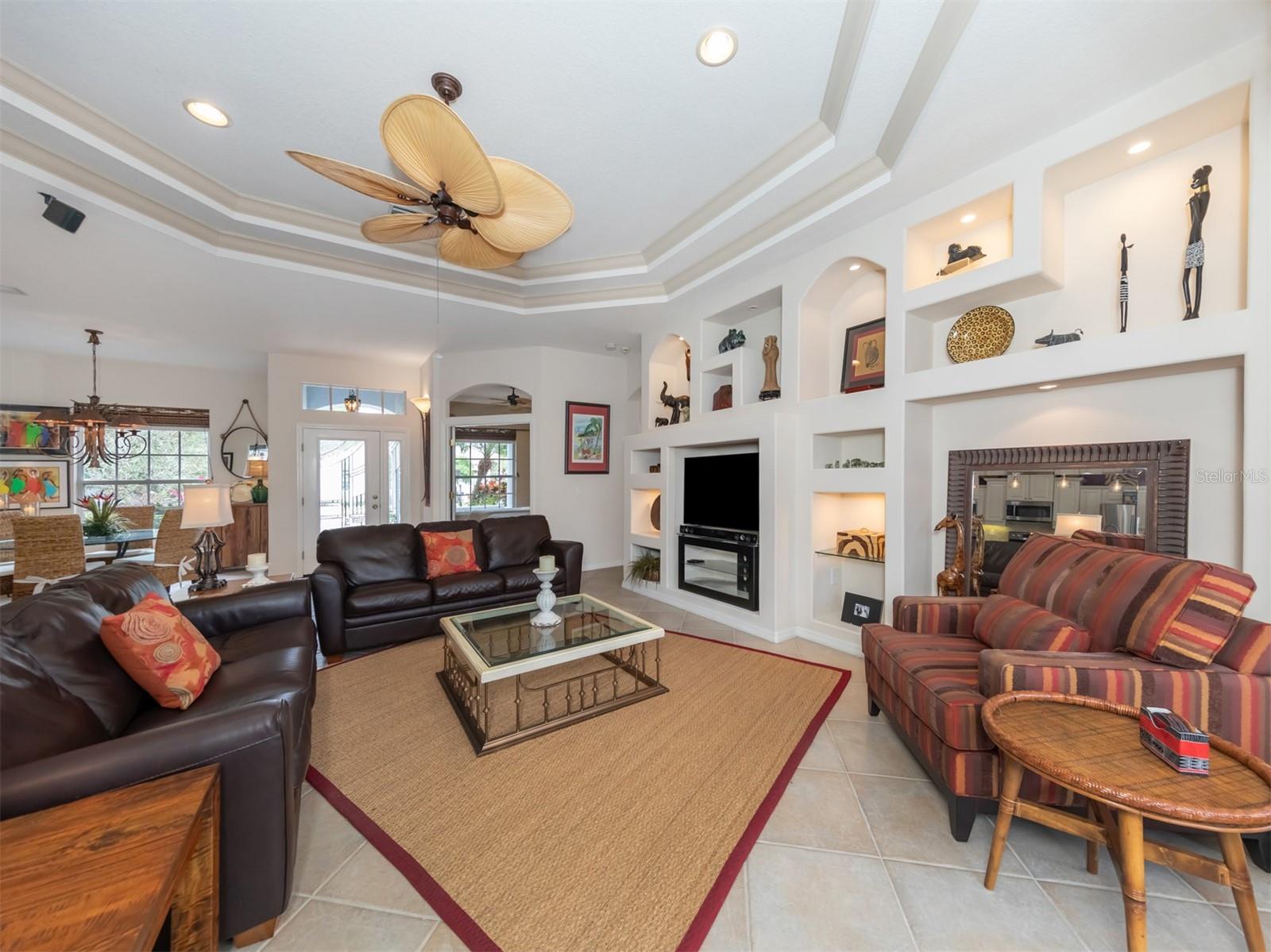 819 SHADOW BAY WAY