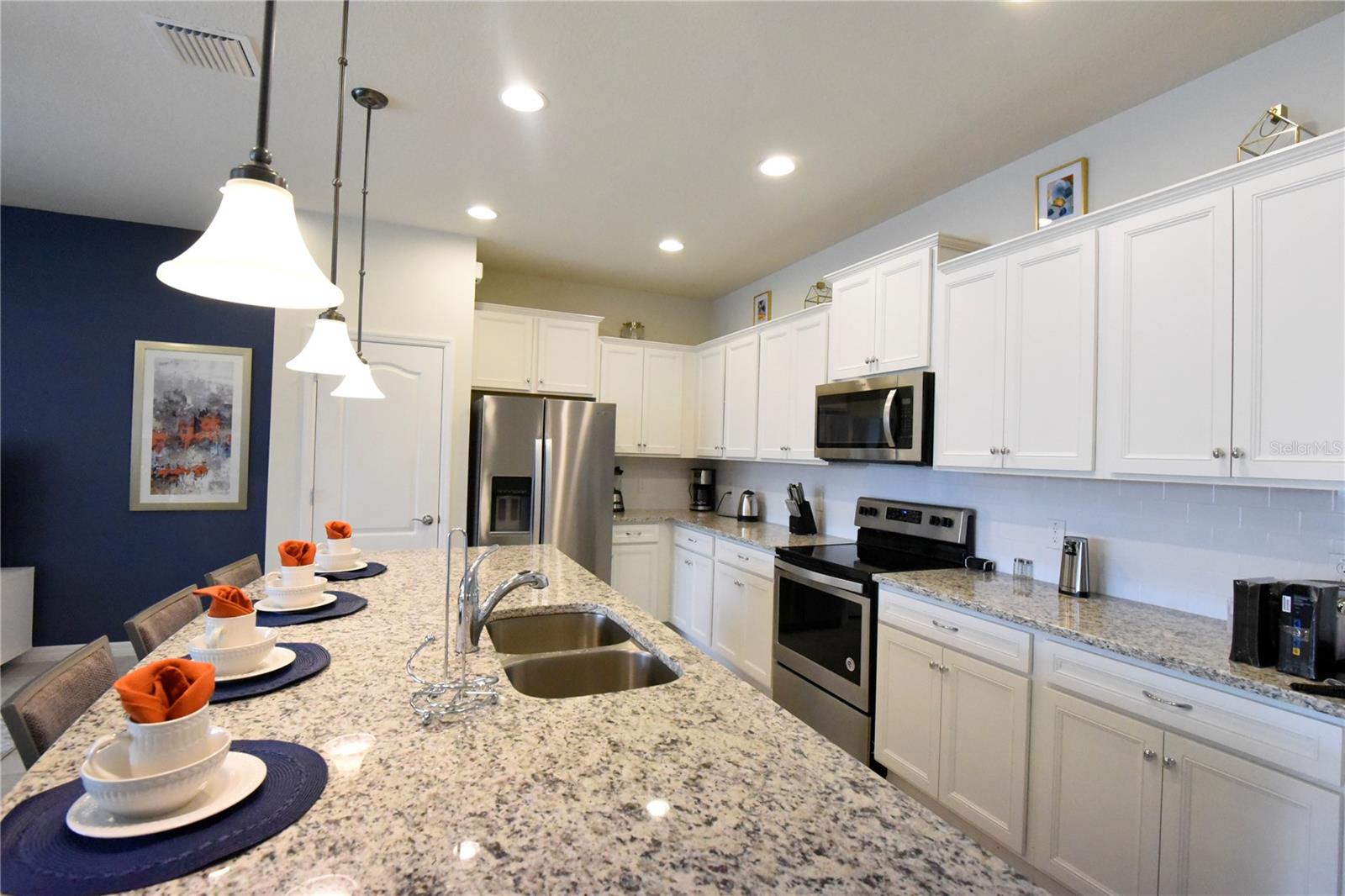 WINDSOR AT WESTSIDE; WINDSOR/WESTSIDE - Residential
