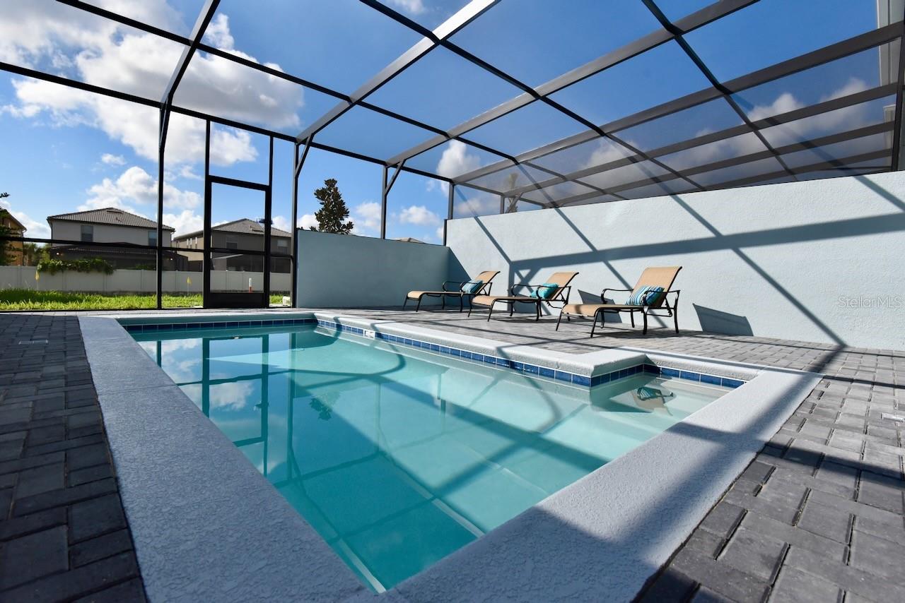 WINDSOR AT WESTSIDE; WINDSOR/WESTSIDE - Residential