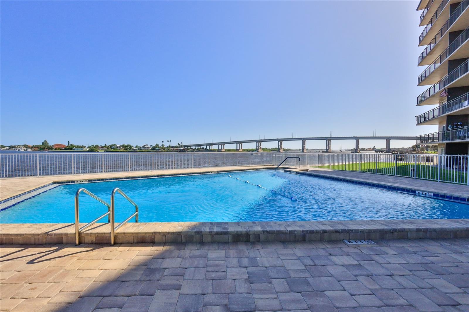 101 N RIVERSIDE DRIVE 6050