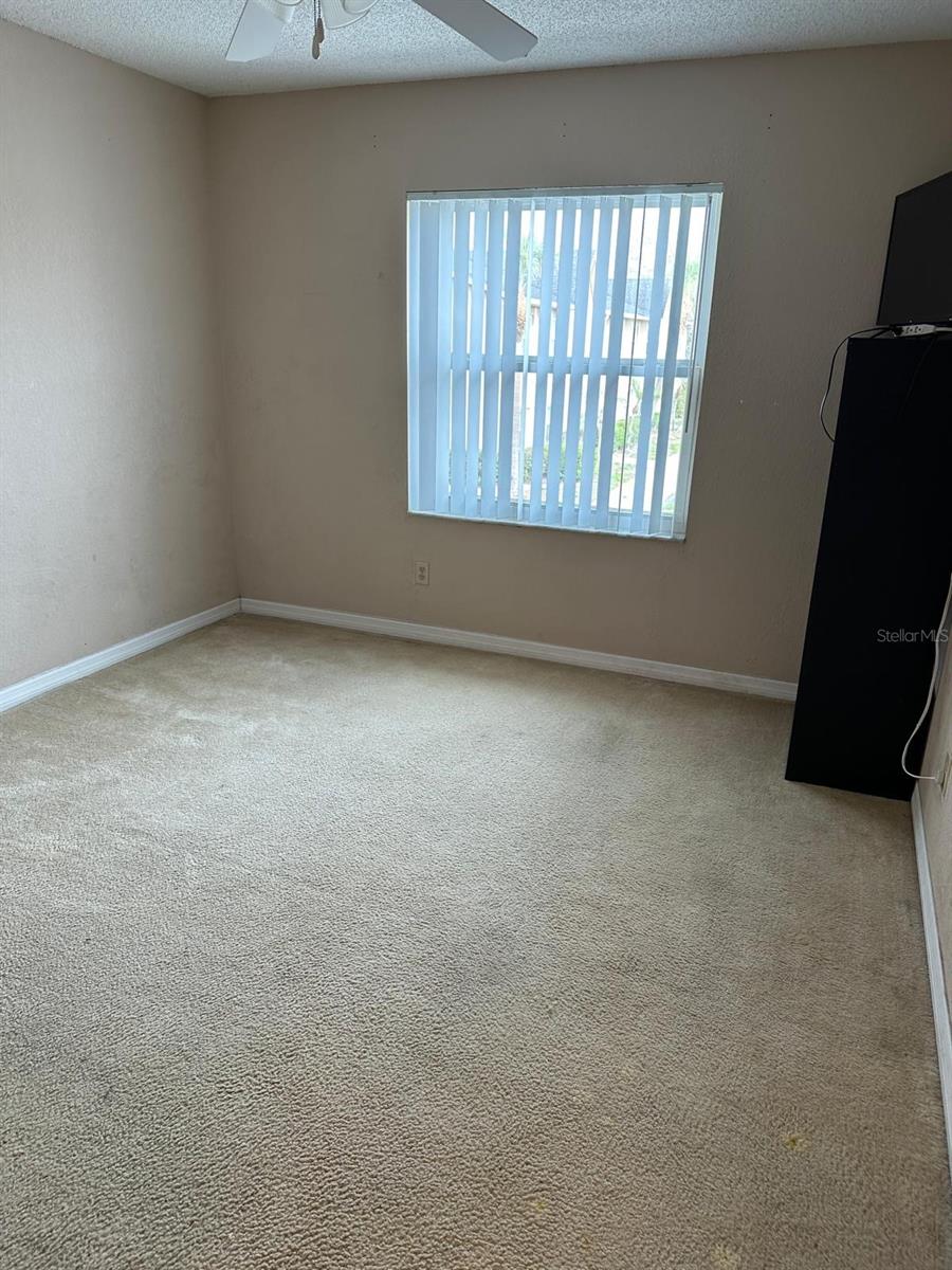 HAWTHORNE VLG CONDO - Residential Lease