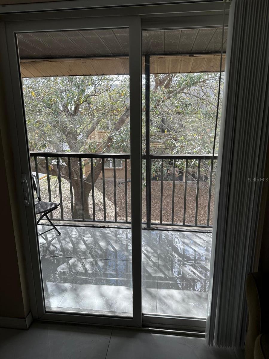 HAWTHORNE VLG CONDO - Residential Lease