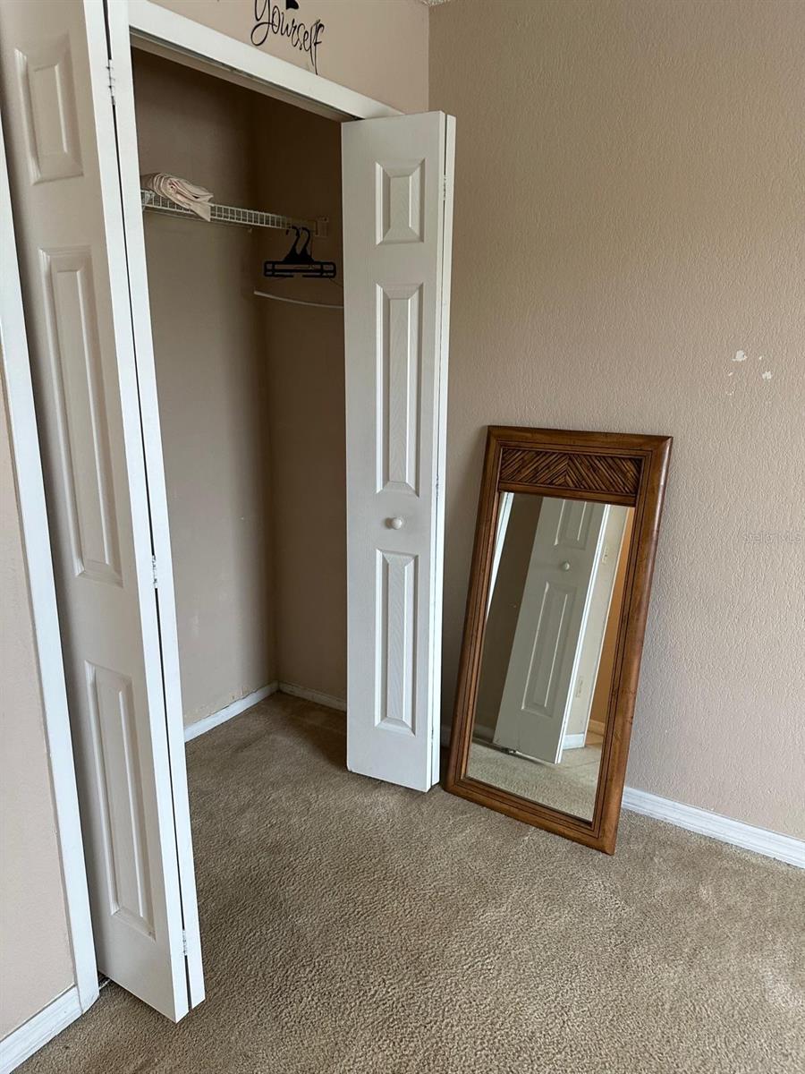 HAWTHORNE VLG CONDO - Residential Lease