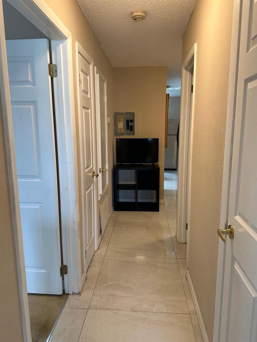 HAWTHORNE VLG CONDO - Residential Lease