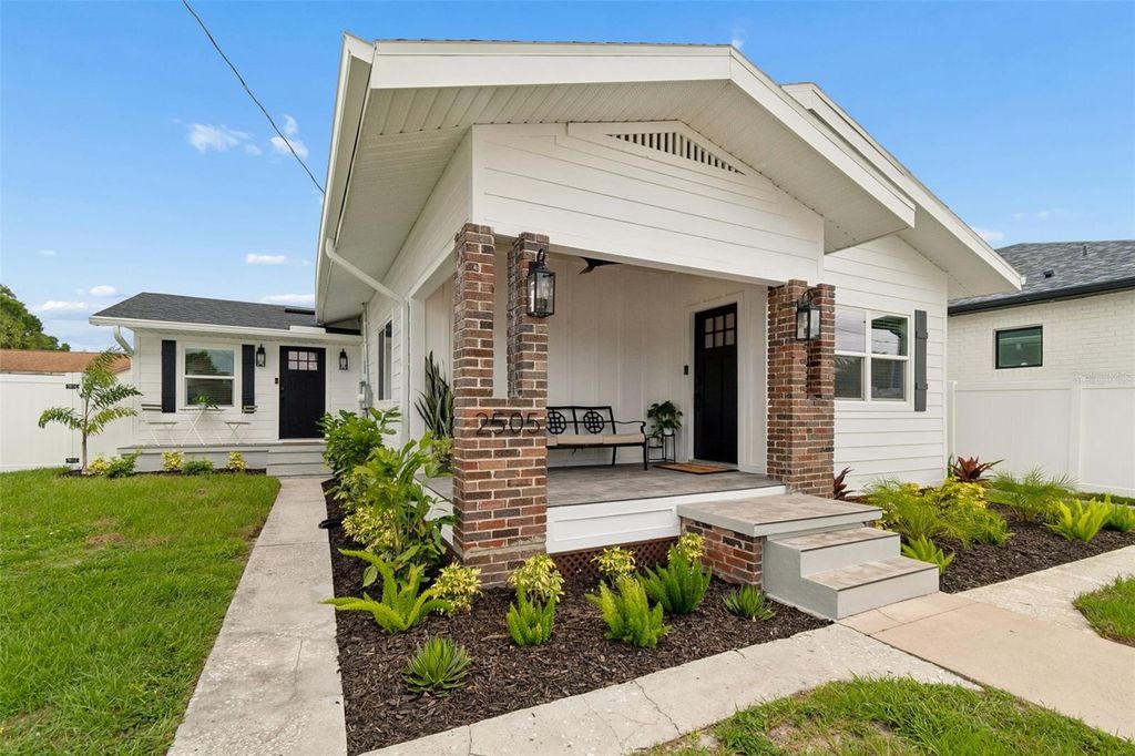 Photo of 2505 W North B Street, Tampa, FL 33609 (MLS # TB8515313)