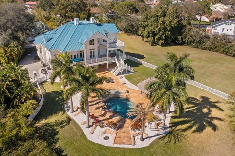 A home in SEMINOLE