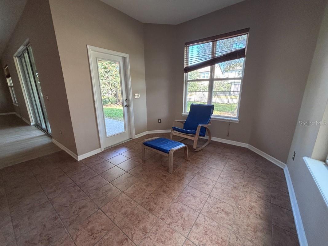 LAKES/WINDERMERE PH 04 - Residential