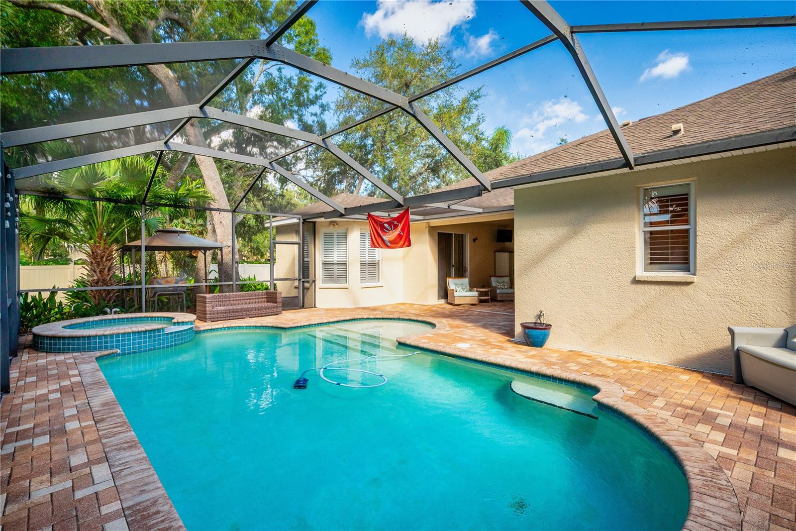 CARROLLWOOD PRESERVE - Residential